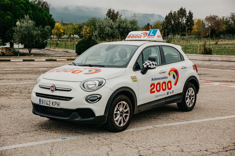 AUTOESCUELA 2000 MONCLOA