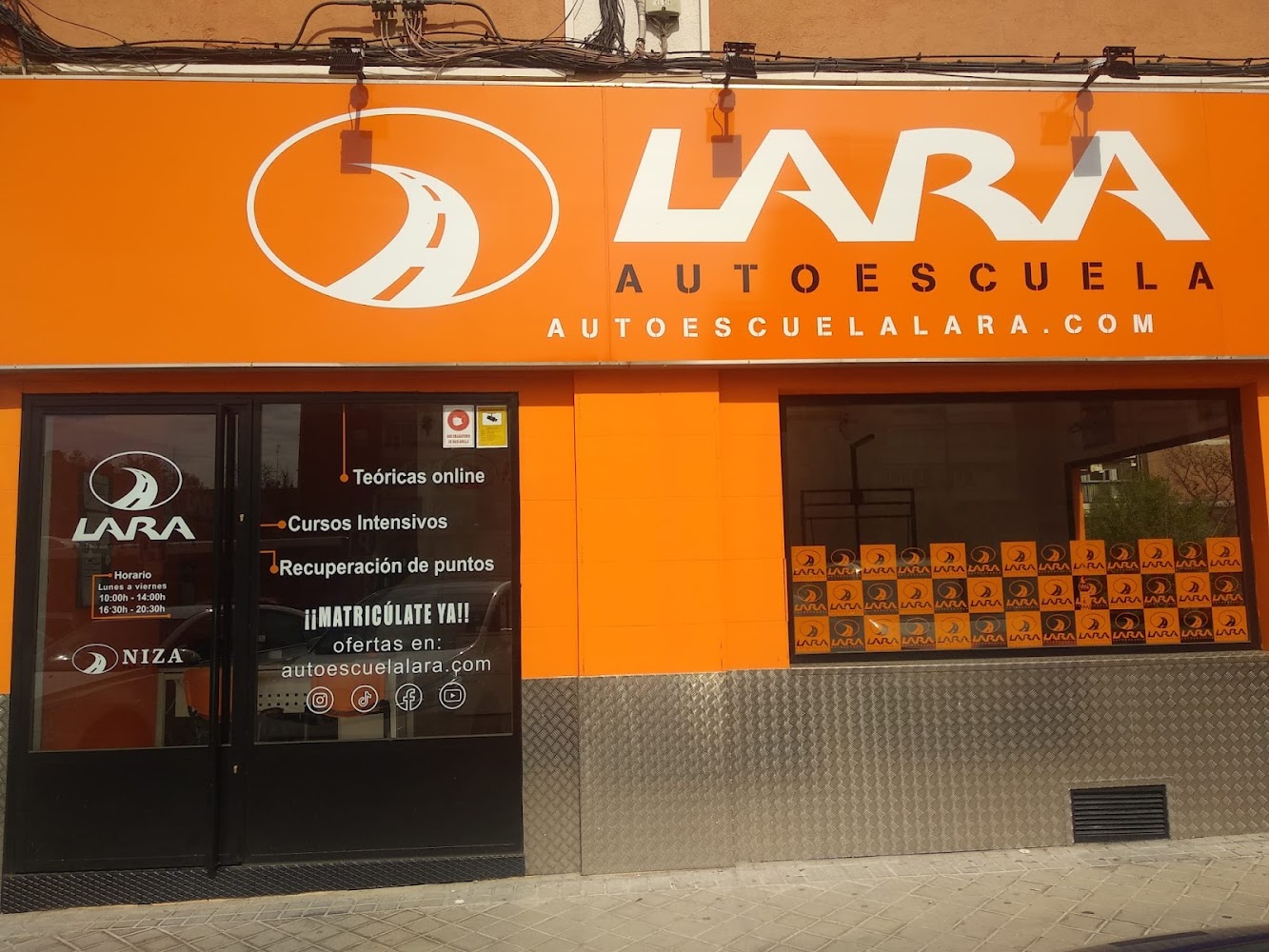 Autoescuela Lara Barrio del Pilar